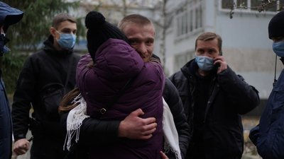 Напад на автобус під Харковом: підозрюваних відпустили з СІЗО