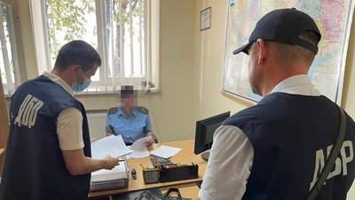 Держінспектор митного поста "Прикарпаття" завдав збитків державі на майже 800 тисяч