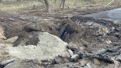 Росіяни обстріляли околиці Запоріжжя, двоє людей поранені Росіяни обстріляли околиці Запоріжжя, двоє людей поранені