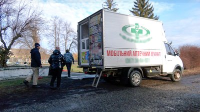 На Черкащині працює аптека на колесах — фото