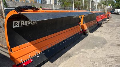 Майже готові до зими. Київські дорожники проводять останні приготування Майже готові до зими. Київські дорожники проводять останні приготування
