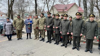 На Полтавщині відкрили меморіальну дошку загиблому військовому Сергію Мельничуку На Полтавщині відкрили меморіальну дошку загиблому військовому Сергію Мельничуку