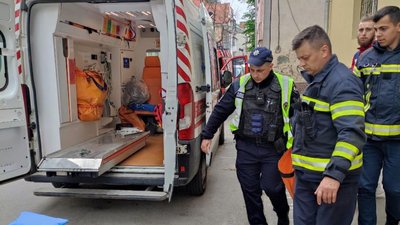 Поліцейські та рятувальники допомогли пенсіонерці Поліцейські та рятувальники допомогли пенсіонерці