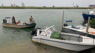 Водна поліція Херсонщини викрила браконьєрів з підробленими документами наукововців Водна поліція Херсонщини викрила браконьєрів з підробленими документами наукововців