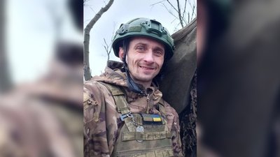У Чернігові попрощалися з молодшим сержантом Андрієм Тищенком У Чернігові попрощалися з молодшим сержантом Андрієм Тищенком