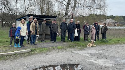 Жителі села Яцинова Слобідка, що біля Полтави, скаржаться на відсутність маршрутки
