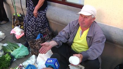 Стихійна торгівля: у Житомирі муніципальна інспекція провела рейд на Житньому ринку Стихійна торгівля: у Житомирі муніципальна інспекція провела рейд на Житньому ринку