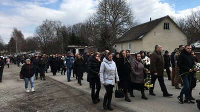 На Тернопільщині попрощалися з бійцем Андрієм Філиком На Тернопільщині попрощалися з бійцем Андрієм Філиком