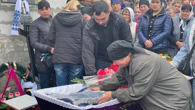 На Сумщині поховали військовослужбовця Олександра Терещенка На Сумщині поховали військовослужбовця Олександра Терещенка