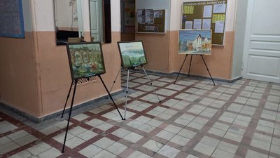 У Дніпрі в столітній будівлі провели екскурсію та майстер-клас з витинанки У Дніпрі в столітній будівлі провели екскурсію та майстер-клас з витинанки