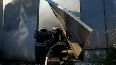 Росіяни завдали по півдню України 14 ракетних ударів. В Одесі вигорів логістичний склад Росіяни завдали по півдню України 14 ракетних ударів. В Одесі вигорів логістичний склад