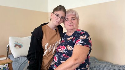 Божена Ракубовчук із бабусею у дитячій лікарні святого Миколая. Божена Ракубовчук із бабусею у дитячій лікарні святого Миколая.