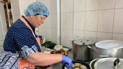 У дитсадку на Тернопільщині готують страви для військовослужбовців У дитсадку на Тернопільщині готують страви для військовослужбовців