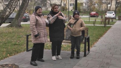 Надягли браслети-обереги і читали "Отче Наш": переселенці з Херсона – про життя в окупації та виїзд до Луцька Надягли браслети-обереги і читали "Отче Наш": переселенці з Херсона – про життя в окупації та виїзд до Луцька