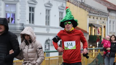 "Пробіжи – допоможи": більше сотні людей взяли участь у благодійному забігу в Ужгороді "Пробіжи – допоможи": більше сотні людей взяли участь у благодійному забігу в Ужгороді