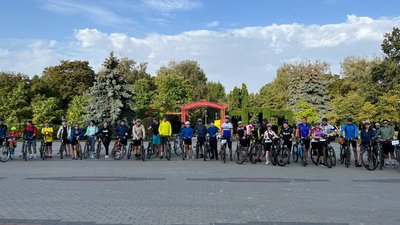 Учасники благодійного велопробігу Учасники благодійного велопробігу