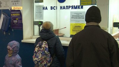 «Маршруток не буде, це ваші проблеми». На Дніпропетровщині закрили міжміське сполучення (ВІДЕО)