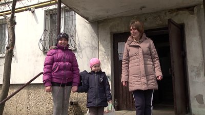 Ініціатори проєкту "Сильні духом" під час карантину допомагають херсонським родинам
