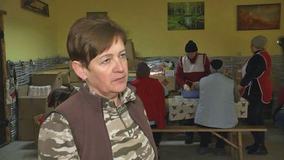 Волонтерки з села на Волині готують їжу для бійців на реабілітації і на передову Волонтерки з села на Волині готують їжу для бійців на реабілітації і на передову