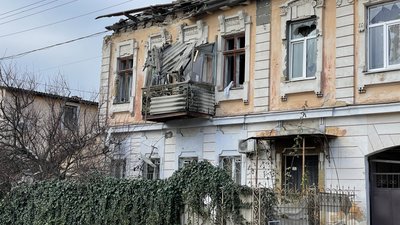 Російські окупанти знову обстріляли Херсонщину з важкої артилерії та завдали ракетного удару по області