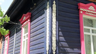 Війна війною, а місто має жити. У Чернігові свою роботу відновив проєкт “Дерев’яне мереживо” Війна війною, а місто має жити. У Чернігові свою роботу відновив проєкт “Дерев’яне мереживо”