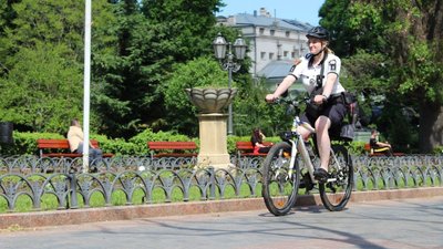 В Одесі запрацював літній поліцейський велопатруль В Одесі запрацював літній поліцейський велопатруль