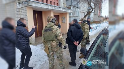 Зброя у Чернігові: затримали чоловіка, який вивіз зброю з зони бойових дій та продавав її