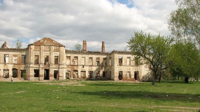 ТОП-12 палаців та садиб Хмельниччини: палац Сангушків в Ізяславі ТОП-12 палаців та садиб Хмельниччини: палац Сангушків в Ізяславі
