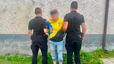 На Закарпатті затримали військовослужбовця за підозрою у збуті зброї
