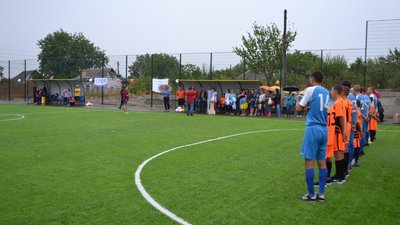 У Первозванівці відкрили стадіон зі штучним покриттям