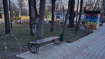 З'ясовував стосунки зі зброєю в руках. На Херсонщині затримали підозрюваного у стрілянині З'ясовував стосунки зі зброєю в руках. На Херсонщині затримали підозрюваного у стрілянині