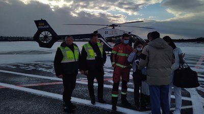 Новонародженого хлопчика транспортували гелікоптером з Ужгорода до Львова