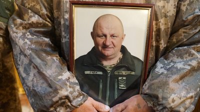 В Сумах попрощались з Віктором Дзинзаром та Володимиром Лістуновим В Сумах попрощались з Віктором Дзинзаром та Володимиром Лістуновим