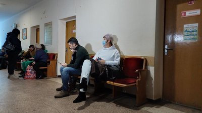 Пацієнти в черзі на консультацію, 12 січня 2024. Пацієнти в черзі на консультацію, 12 січня 2024.