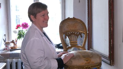 Переїхала в Івано-Франківськ і реставрує старовинні меблі. Жителька Ірпеня Олена Приходько