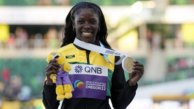 Ямайська бігунка з другим найкращим часом в історії стала чемпіонкою світу на 200 м: як це було