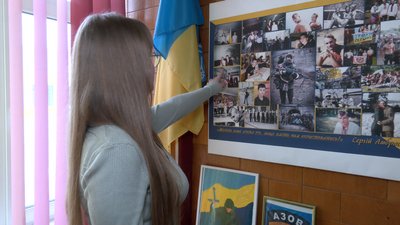 Дев'ять років пам'яті: спогади матері та друзів про атовця Сергія Амброса Дев'ять років пам'яті: спогади матері та друзів про атовця Сергія Амброса
