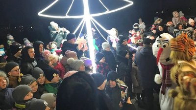 Роздали 8 тисяч подарунків: у Луцькій громаді завершився тур автобуса з Миколаєм Роздали 8 тисяч подарунків: у Луцькій громаді завершився тур автобуса з Миколаєм