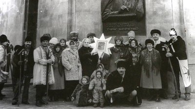 Майстриня з Черкас колекціонує різдвяні зірки та збирається про них видати книгу Майстриня з Черкас колекціонує різдвяні зірки та збирається про них видати книгу