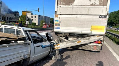 На трасі Київ - Чоп біля Рівного ДТП з кількома авто. Є травмовані, рух ускладнений На трасі Київ - Чоп біля Рівного ДТП з кількома авто. Є травмовані, рух ускладнений