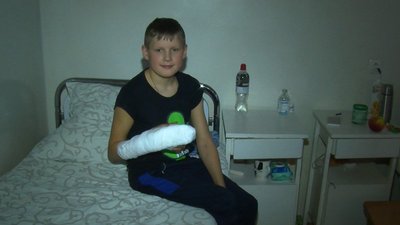 Жінка, якій луцькі медики пришили палець, готується до виписки Жінка, якій луцькі медики пришили палець, готується до виписки