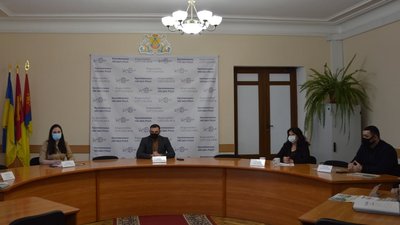 Дизайн змінемо, назву залишимо. Нацменшини Кіровоградщини про площу Дружби народів Дизайн змінемо, назву залишимо. Нацменшини Кіровоградщини про площу Дружби народів