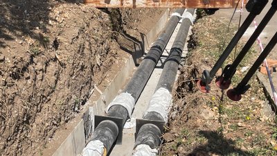Нові труби, що встановлюють на ділянці Нові труби, що встановлюють на ділянці