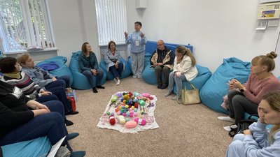 Відновлення ментального здоров'я. У Миколаєві організували арттерапевтичні майстер-класи Відновлення ментального здоров'я. У Миколаєві організували арттерапевтичні майстер-класи
