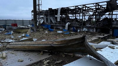 Пошкоджений внаслідок обстрілів РФ вітряк на Миколаївщині