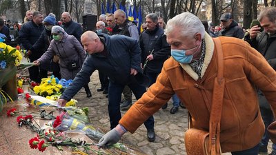В Івано-Франківську вшанували загиблих воїнів-афганців В Івано-Франківську вшанували загиблих воїнів-афганців