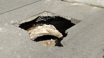 У Полтаві частково обмежили рух на одній із вулиць: що відомо У Полтаві частково обмежили рух на одній із вулиць: що відомо