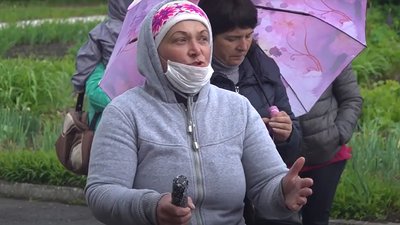 На Тернопільщині люди протестують проти відбудови свиноферми в селі: поблизу школа і дитсадок На Тернопільщині люди протестують проти відбудови свиноферми в селі: поблизу школа і дитсадок