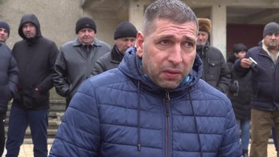 Він має залишитися: на Одещині мешканці села виступають проти знесення пам'ятника Леніну Він має залишитися: на Одещині мешканці села виступають проти знесення пам'ятника Леніну