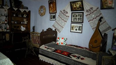 На Житомирщині відтворили українську хату початку 19 століття На Житомирщині відтворили українську хату початку 19 століття